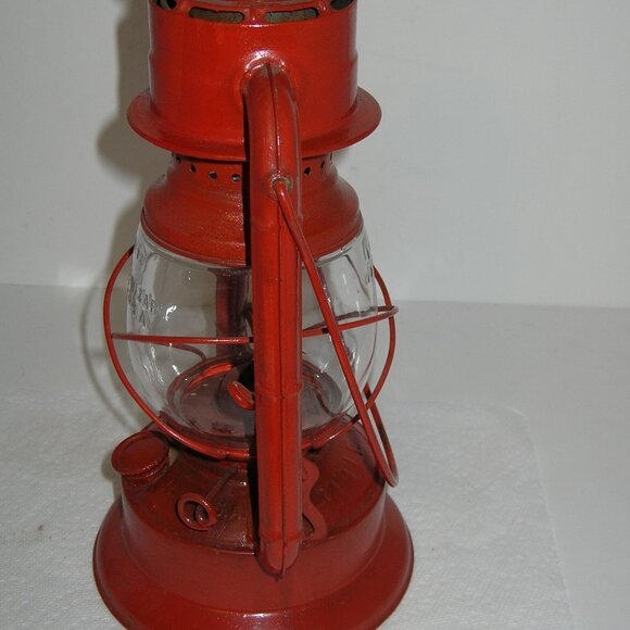 Antique DIETZ LITTLE WIZARD OIL LANTERN w/Dietz Glass USA 11.5" Tall NICE!!! B - Picture 6 of 8